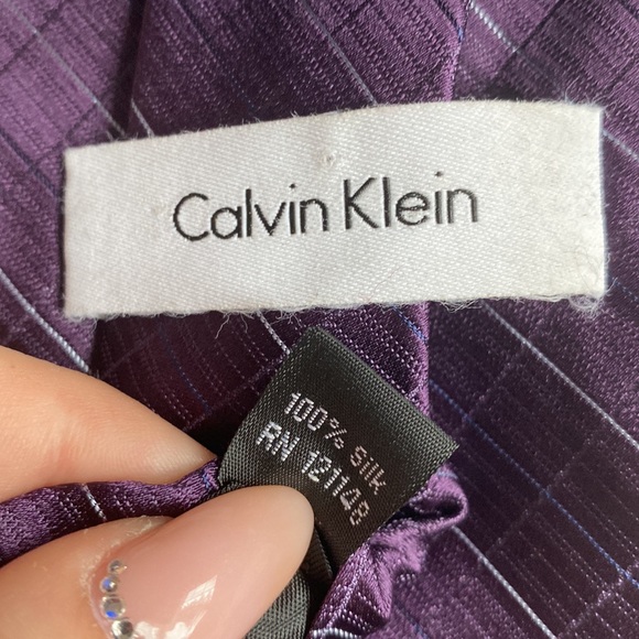 New Calvin Klein silk mens tie - Picture 2 of 2